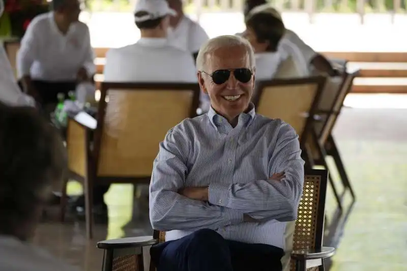 JOE BIDEN SORRIDENTE AL G20 DI BALI 