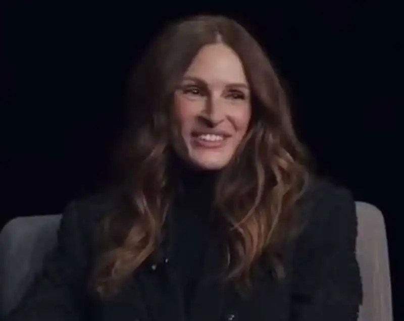 julia roberts intervistata da gayle king per a&e historytalks 