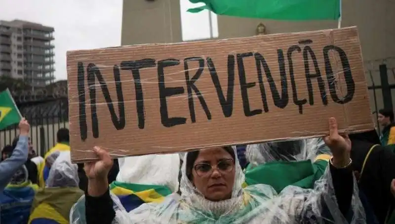 manifestanti pro bolsonaro in brasile 2