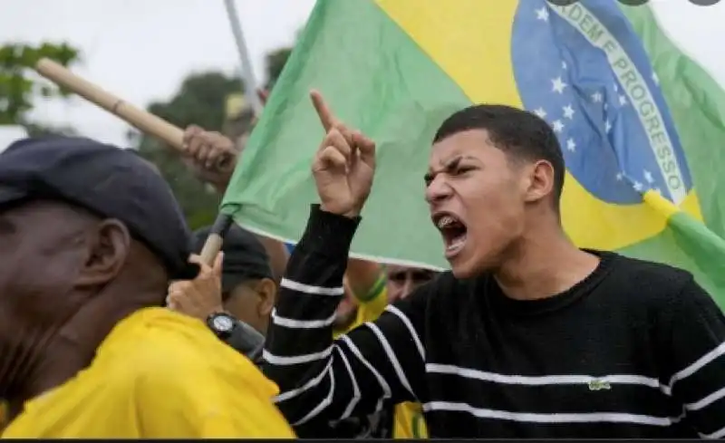 manifestanti pro bolsonaro in brasile 4