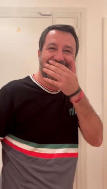 matteo salvini dolcetto o scherzetto 2