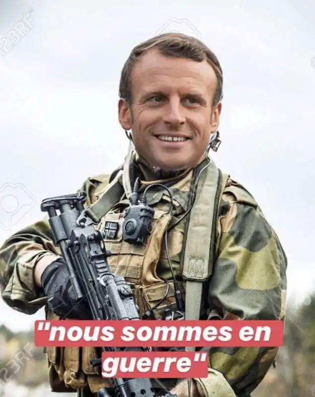 meme macron soldato 