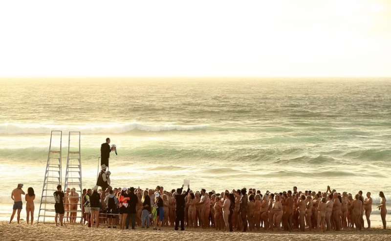 migliaia di persone nude a sidney foto di spencer tunick 7