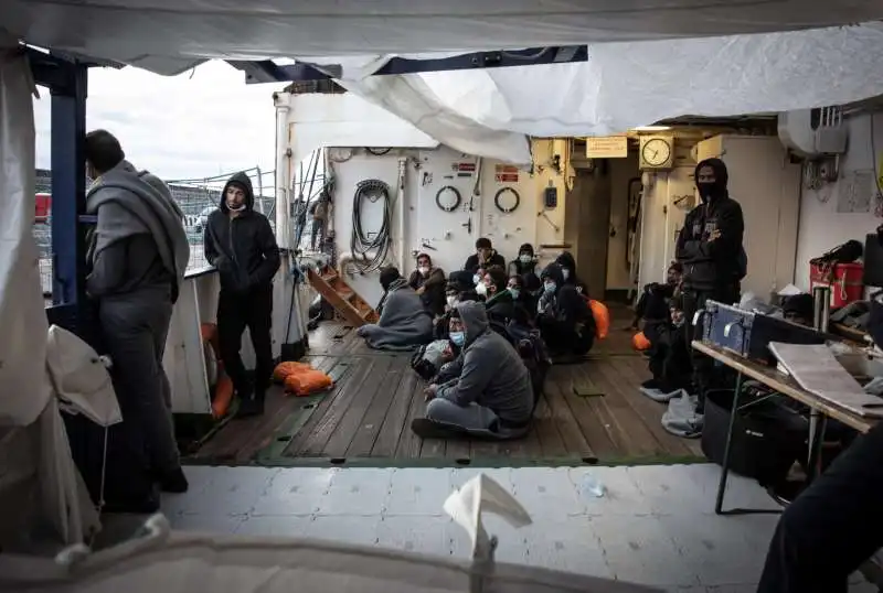 migranti a bordo della humanity 1  