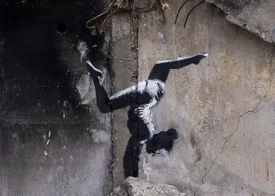 murales di banksy in ucraina 1