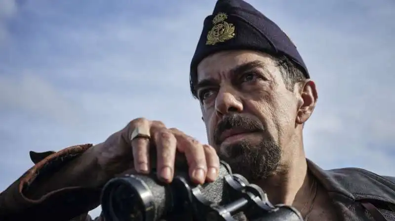 pierfrancesco favino il comandante 1