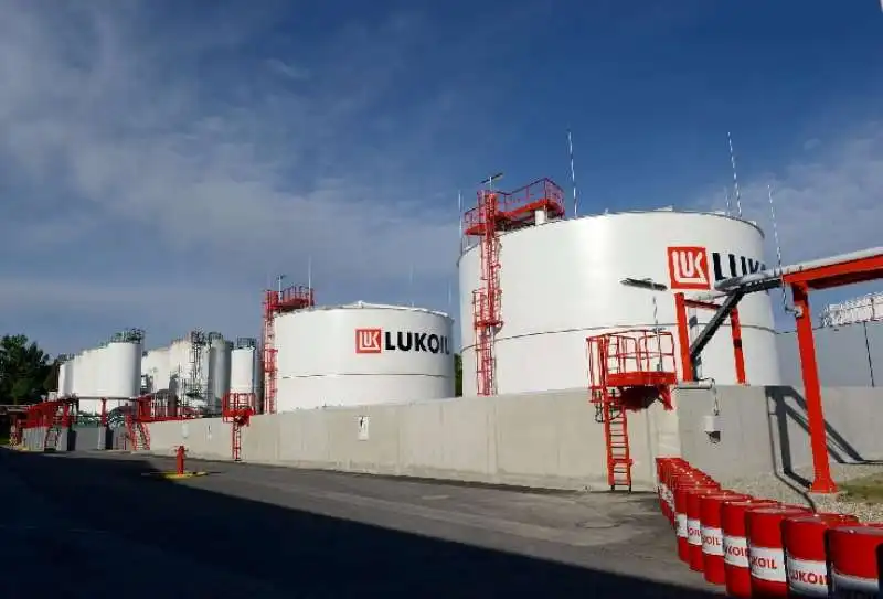 raffineria lukoil a priolo 2