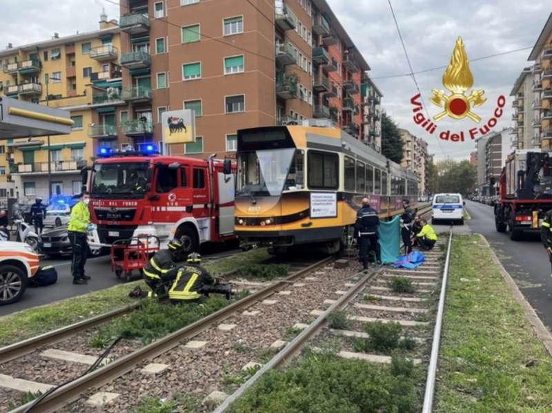 ragazzino travolto e ucciso da un tram a milano 7