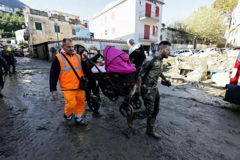 ricerche dei dispersi dopo la frana di casamicciola   36