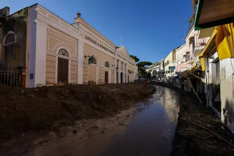 ricerche dei dispersi dopo la frana di casamicciola   46