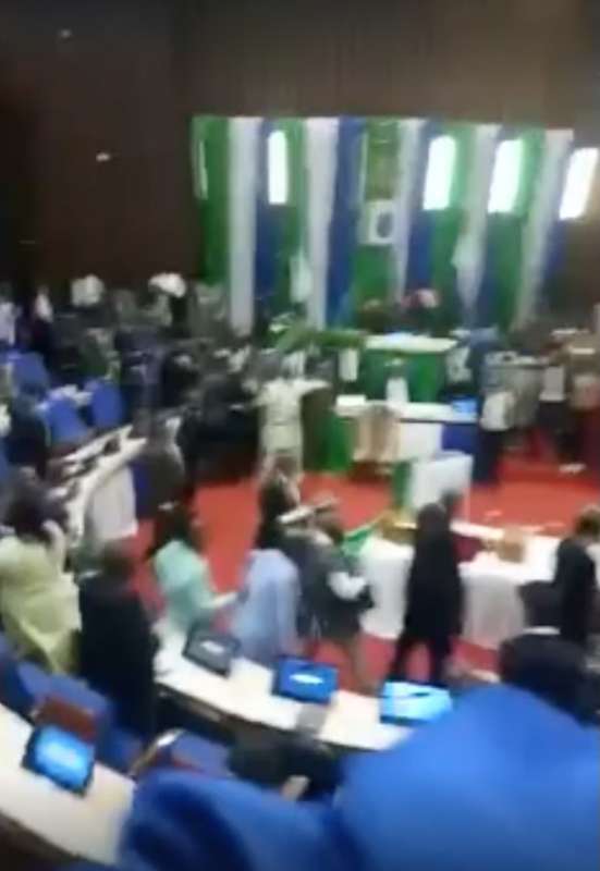 rissa in parlamento in sierra leone 2