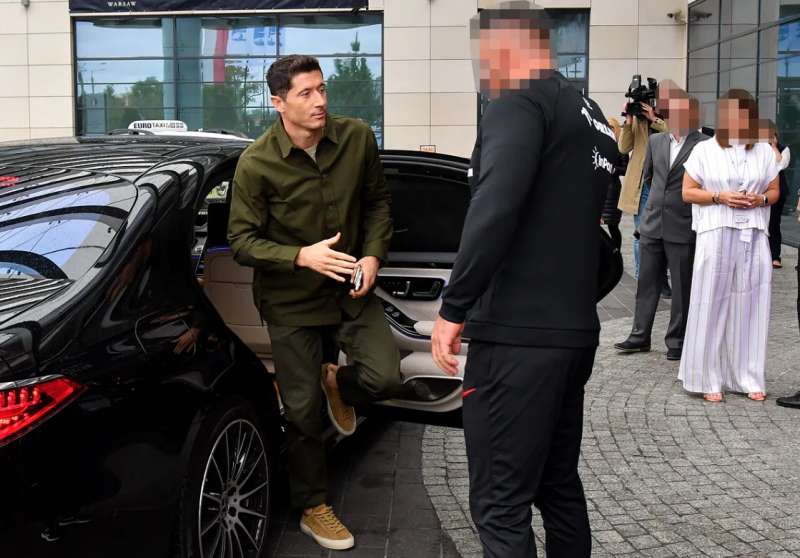 robert lewandowski e il bodyguard grucha