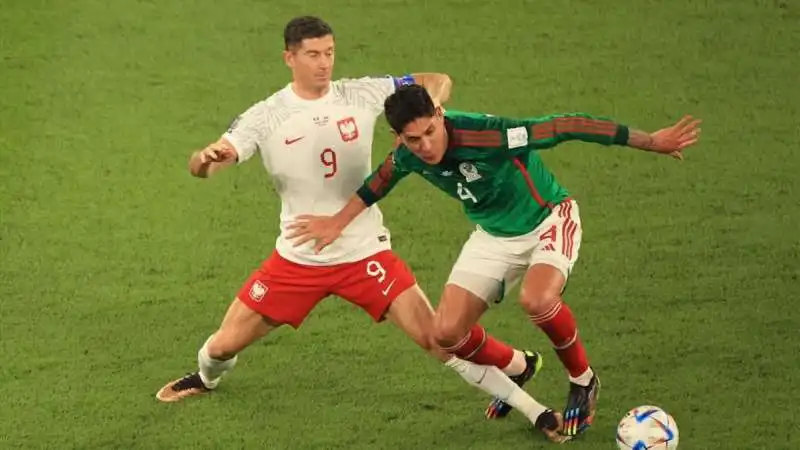 robert lewandowski edson alvarez