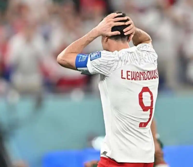 robert lewandowski rigore sbagliato messico polonia