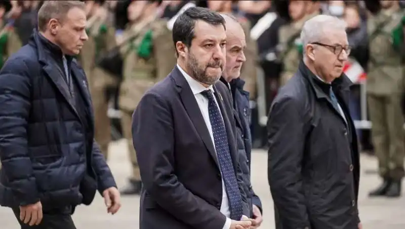 SALVINI MANTOVANO CALDEROLI E LOLLOBRIGIDA AI FUNERALI DI ROBERTO MARONI