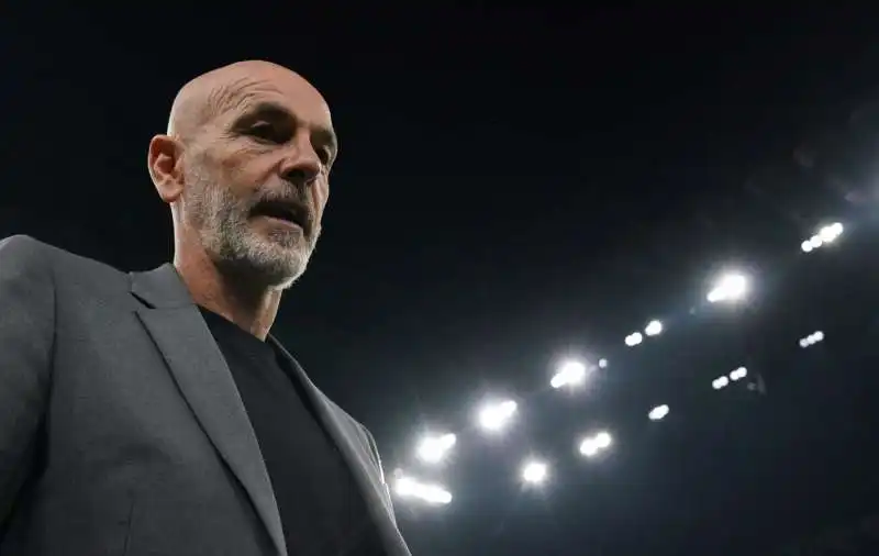 STEFANO PIOLI DURANTE MILAN FIORENTINA 3