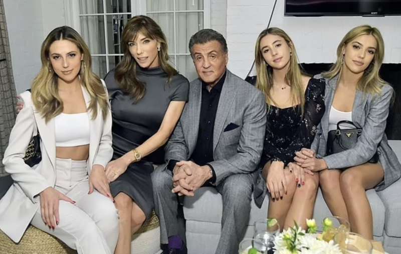 sylvester stallone con la moglie jennifer flavin e le figlie