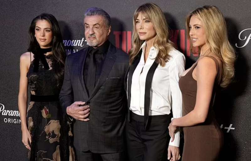 sylvester stallone con la moglie jennifer flavin e le figlie 2