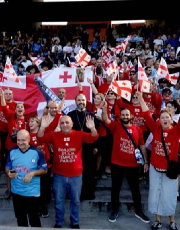 tifosi georgiani allo stadio san paolo 2