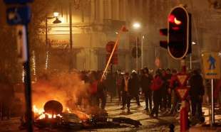 tifosi marocchini devastano bruxelles 3