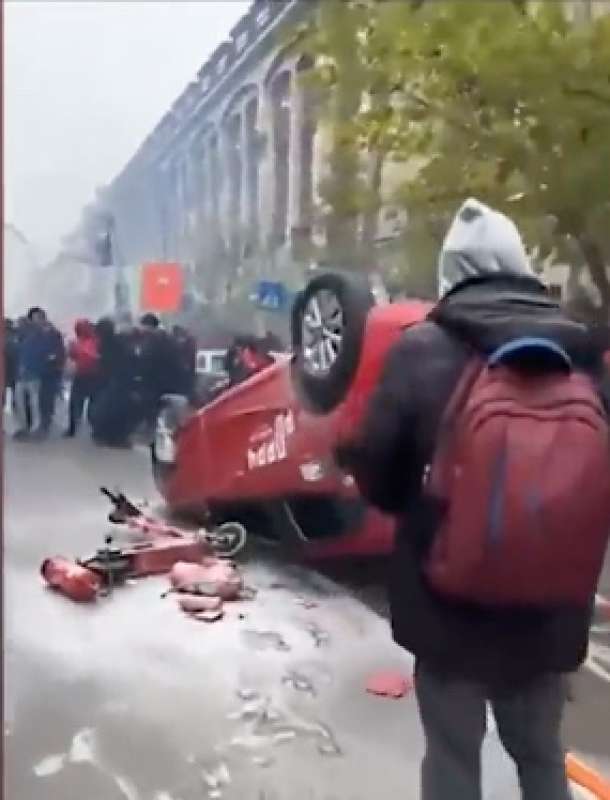 tifosi marocchini devastano bruxelles 6