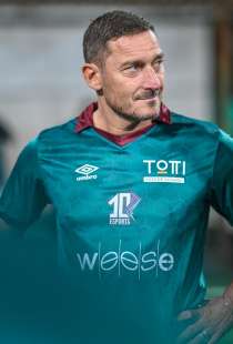 totti weese calcio a 8