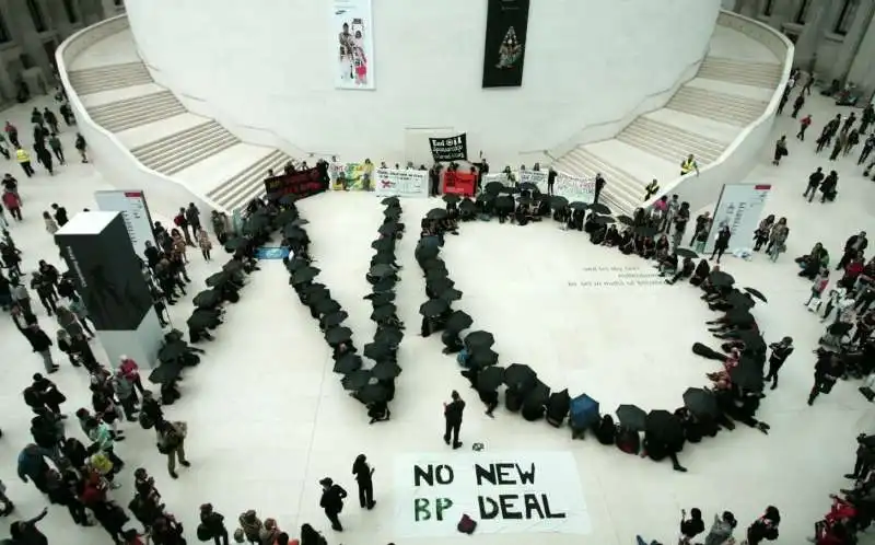 art not oil   proteste contro i finanziamenti di bp ai musei  2