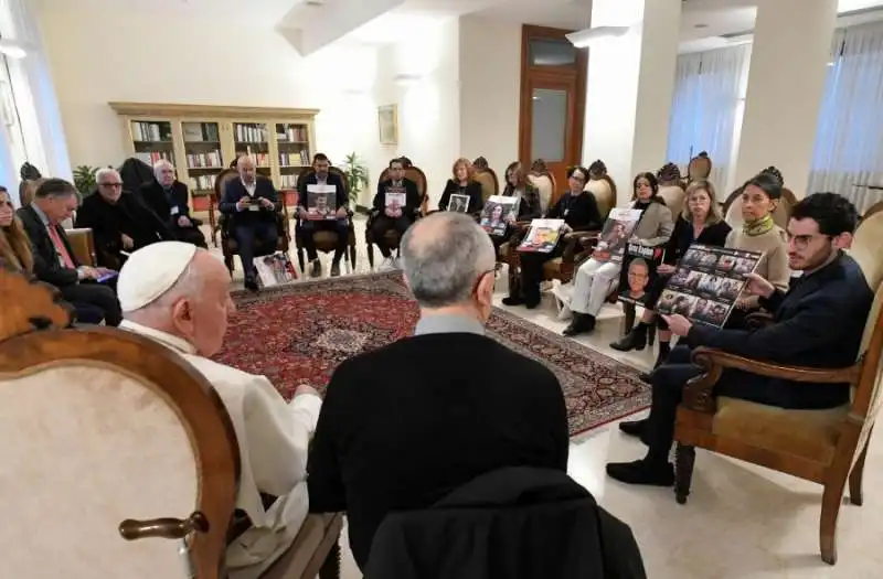 bergoglio incontra una delegazione israeliana e una palestinese  1