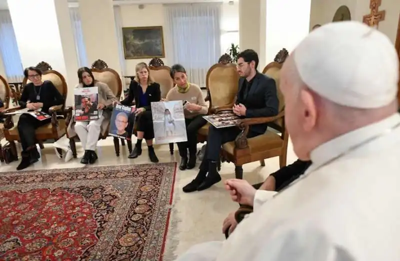 bergoglio incontra una delegazione israeliana e una palestinese 