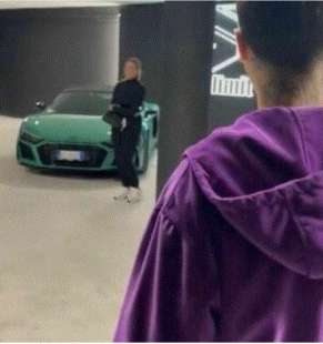 CHANEL TOTTI E CRISTIAN BABALUS AFFITTANO UN AUDI R8 GT