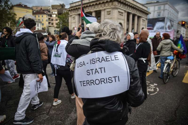 corteo pro palestina a milano 1