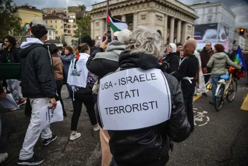 corteo pro palestina a milano   1