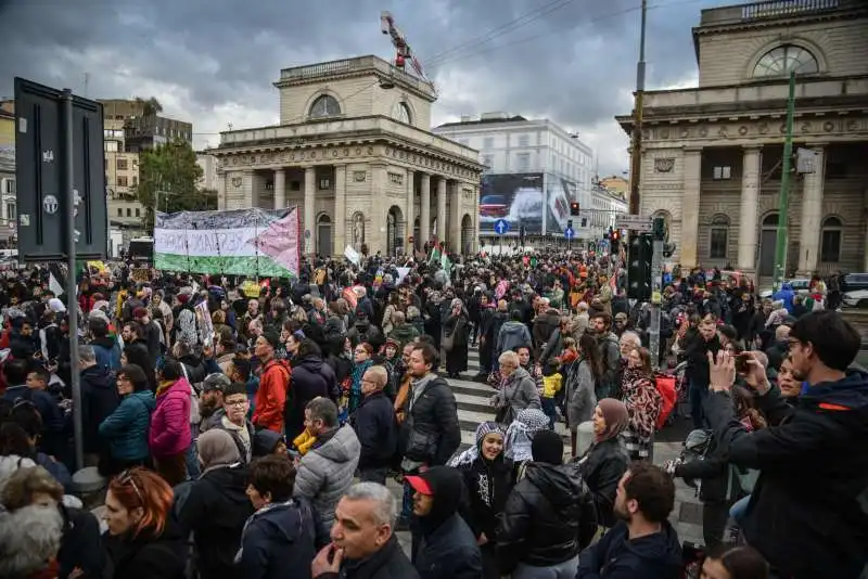 corteo pro palestina a milano   3