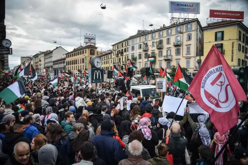 corteo pro palestina a milano   5