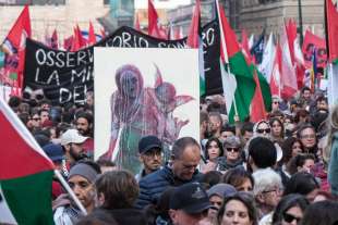 corteo pro palestina a roma 16