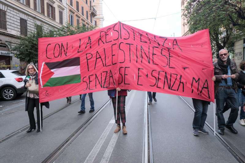 corteo pro palestina a roma 18