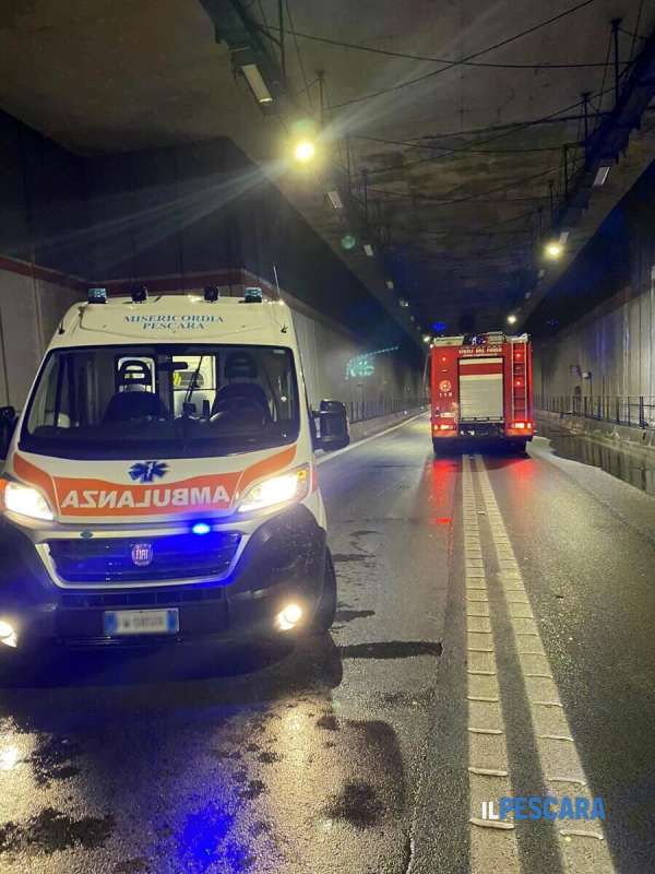 crolla parte della galleria san silvestro a pescara 3