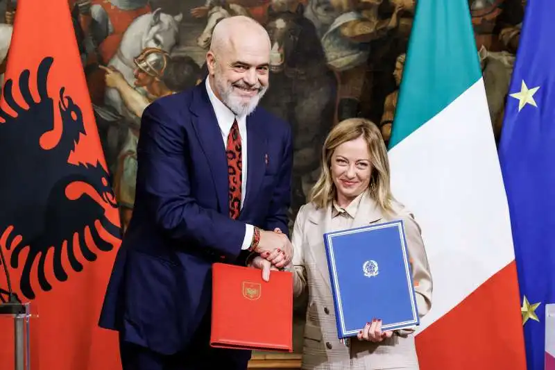 edi rama e giorgia meloni   firma accordo per i migranti italia albania   2