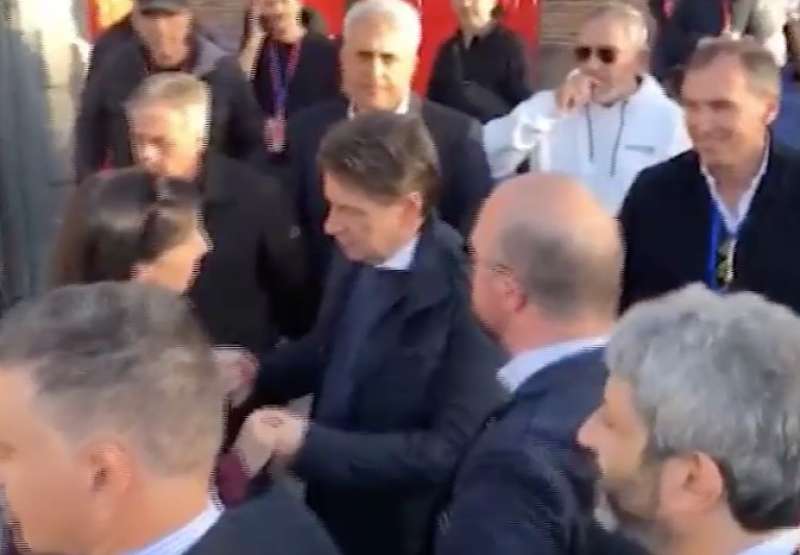 elly schlein e giuseppe conte alla manifestazione del pd a piazza del popolo