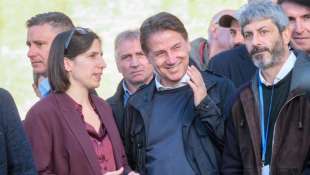 elly schlein giuseppe conte roberto fico - manifestazione piazza del popolo