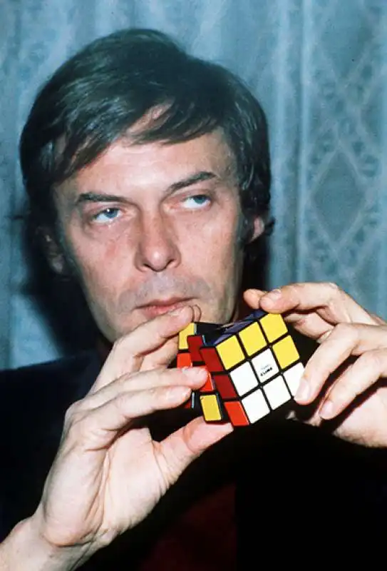 erno rubik 9