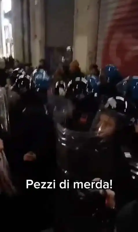 femministe contro la polizia a roma   6