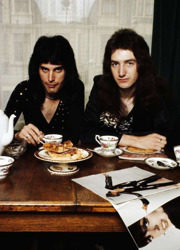 freddie mercury e john deacon