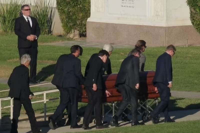funerali di matthew perry 13