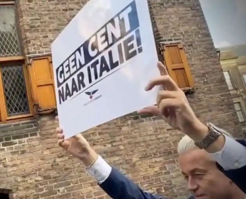 geert wilders con manifesto nemmeno un centesimo all italia   1