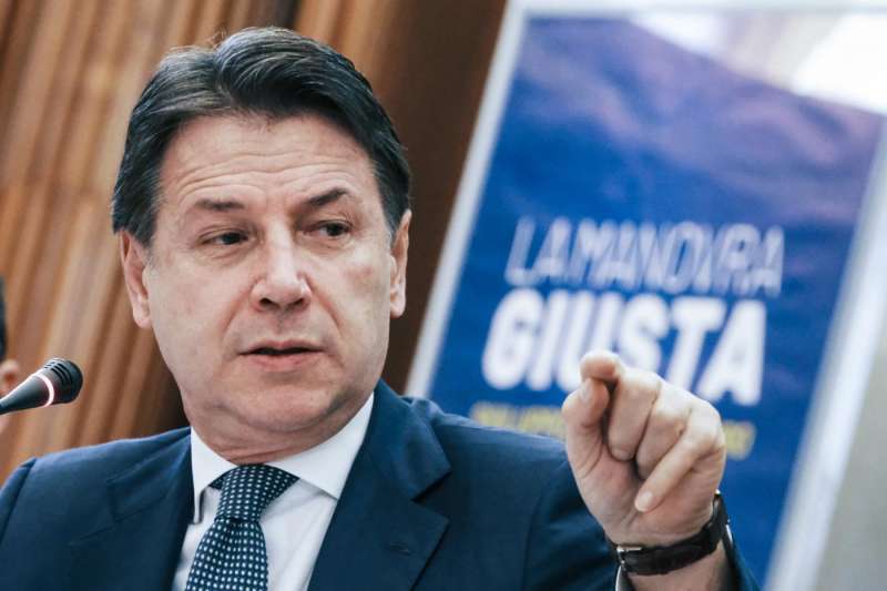 giuseppe conte presenta la contromanovra 3