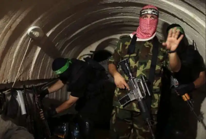 i tunnel di hamas sotto gaza 12