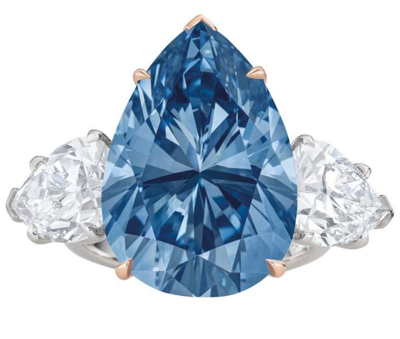 IL DIAMANTE BLEU ROYAL