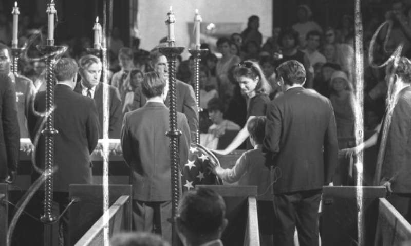 jacqueline kennedy funerali di robert kennedy