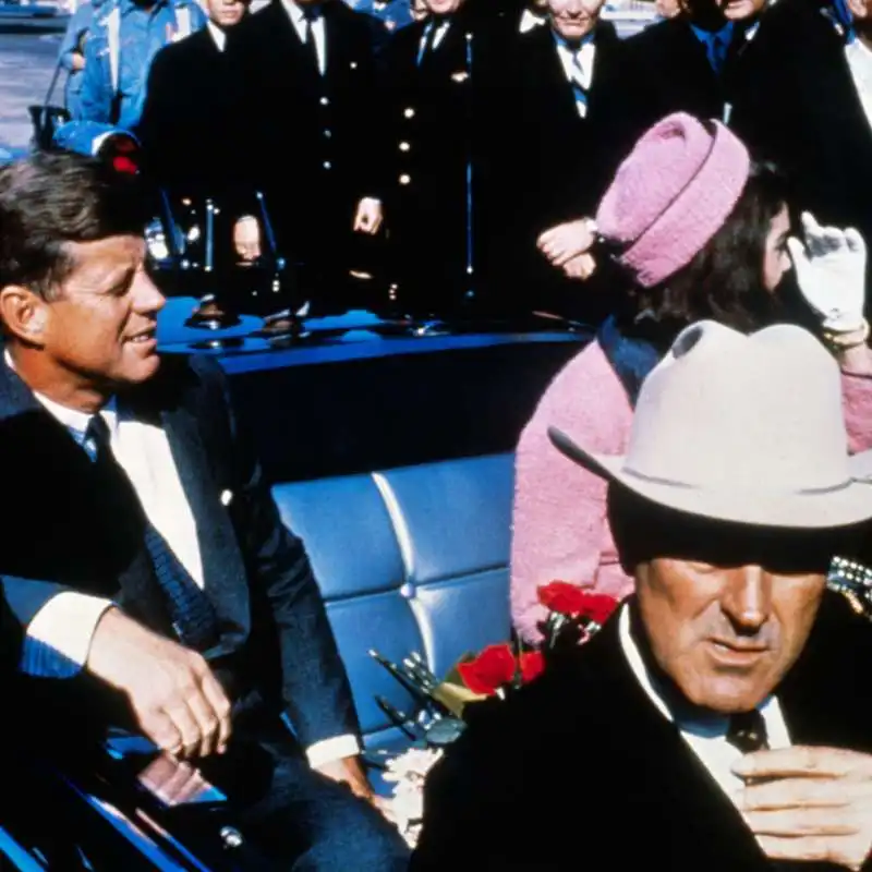 john e jackie kennedy dallas (3)